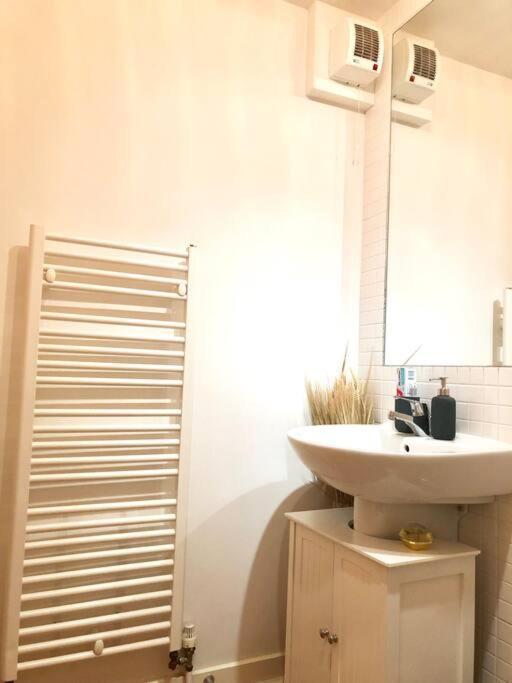Modern Spacious Retreat Full Fibre Wi-Fi & Free Parking 에든버러 외부 사진